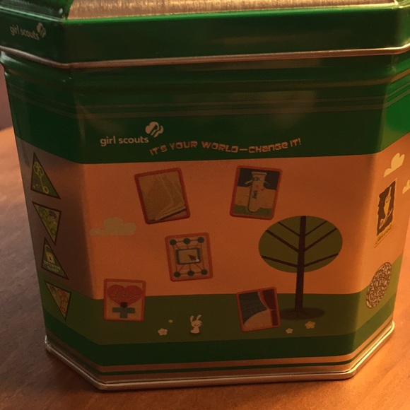 Girl Scouts Metal Bank - Picture 2 of 5